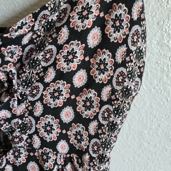 Patterned Romper - Picture 3 of 7